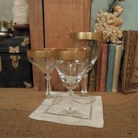 Vintage Drei 24K Kristall-Weingläser/Verzierte Stem Ware Mit Goldrand Set 3 Eleganten Weingläsern von TinaTreasureTrinkets