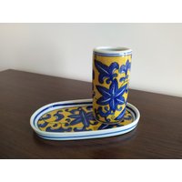 Vintage Vase Mit Tablett/Retro Bemalte Platte Keramik Blau Und Gelb Folklore Boho von TinkyWinkyFindsShop