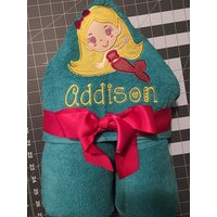 Meerjungfrau Mit Kapuze Kind Größe Bad Handtuch - Wellness Geburtstag Party Personalisierte Geschenk-Kinder Strand Monogrammiert Kapuzen Badetuch von TinyToesTutuBoutique