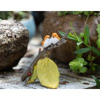 Miniatur-Fee-Kleine Vogel-Liebhaber, Die Auf Zweig Tierfiguren Fairy Garden Lieferungen & Zubehör Terrarium Figuren Stehen von TizzleByTizzle