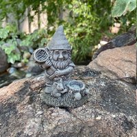 Handgefertigte Gartenzwerg Statue Aus Beton von ToadStoolHome