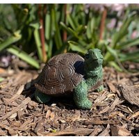Handgemachte Schildkröte Beton Statue von ToadStoolHome