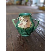 Vintage Roseville Keramik Grüne Magnolie Vase von ToastyBarkerBoutique