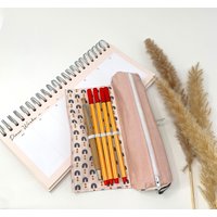 Geschenk Studentin - Stifteetui Rosa Boho Ca. 12 Stifte, Federmäppchen Mit Namen Und Gummiband, Stiftemäppchen Mädchen von TochtervonWalter
