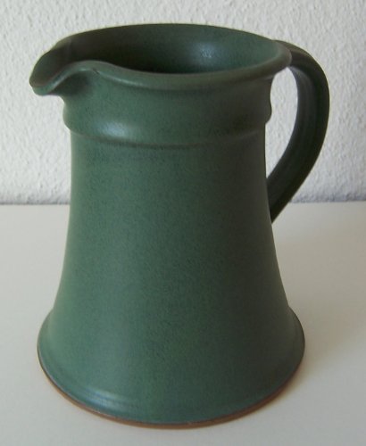 öpferei Annett Fischer Weinkrug konisch handgetöpfert Höhe 13 cm Volumen ca. 500 ml (grün) von binoa