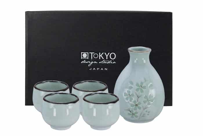 Sake-Set - Green Cosmos - Minzgrünes Blumenmuster - 3,7 x 12 cm 290 ml von Tokyo Design Studio