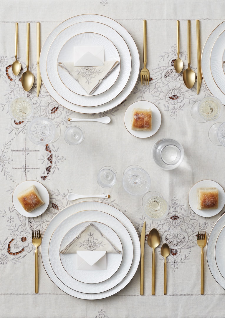 Weiß-Goldener Untersetzer Stern - Nippon Weiß - 11,5 cm 100 ml Weiß-Goldener Untersetzer Stern - Nippon Weiß - 11,5 cm 100 ml von Tokyo Design Studio