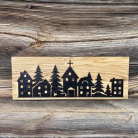 Häuserkette Aus Eichenholz Mit Beleuchtung 1 | Weihnachtsdorf Christmas Fensterdekoration Winterdekoration von TolinaHolzmanufaktur
