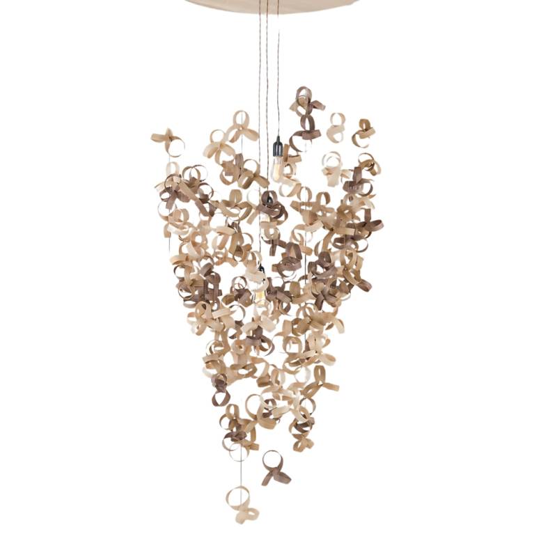 Tom Raffield - Flock Chandelier - Kronleuchter aus Holz in 3 Größen von Tom Raffield