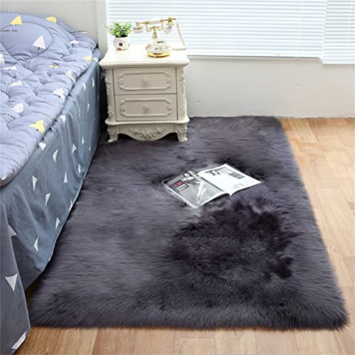 Tomifine Faux Lammfell Schaffell Teppich Super Weich Kunstfell Teppiche Dicker Flauschig Teppich Bettvorleger Sofa Matte (80x160 cm,Dunkelgrau) von Tomifine