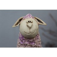 Rosa Schaf Hannelore, Keramik, Mädchengeschenk, Handgemacht, Zaunhocker von Tongestalten