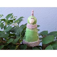 Zaunhocker Wildes Vögelchen, Zaunsitzer, Hahnenkamm, Taube, Vogel Zaunhocker Wildes Vögelchen, Zaunsitzer, Hahnenkamm, Taube, Vogel von Tongestalten