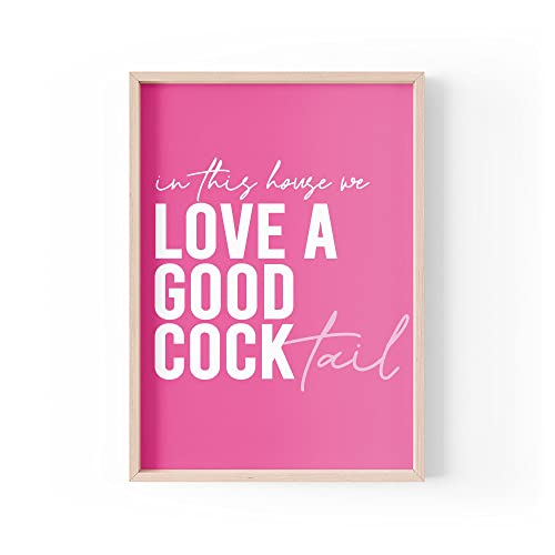 PBH52 Kunstdruck mit lustigem Zitat, In This House We Love A Good Cocktail", Aesthetic Home Bar, A4, A3, A5, Rahmen nicht im Lieferumfang enthalten PBH52 Kunstdruck mit lustigem Zitat, In This House We Love A Good Cocktail", Aesthetic Home Bar, A4, A3, A5, Rahmen nicht im Lieferumfang enthalten von Tongue in Peach