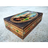 Vintage Holzkiste , Handbemalte Holz Memory Box Schmuckbox Aufbewahrungsbox Traditionelle Handdekorierte Rustikales Wohndekor von TonistoreBG