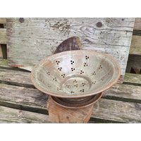 Obstsieb, Große Seihe, Nudelsieb Obstsieb, Große Seihe, Nudelsieb von Tonkannleben