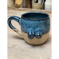Busentasse, Aus Keramik Blau Glasiert von Tonklumpen