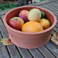 Obstschale Roter Ton Craquele Glasur von Tonklumpen