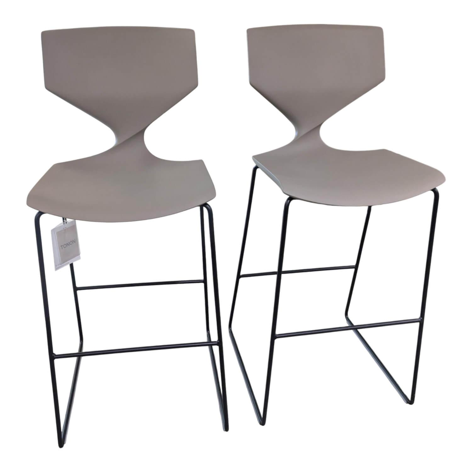 2er Set Barhocker Quo Stool Soft Touch 910 Grau 2er Set Barhocker Quo Stool Soft Touch 910 Grau von Tonon