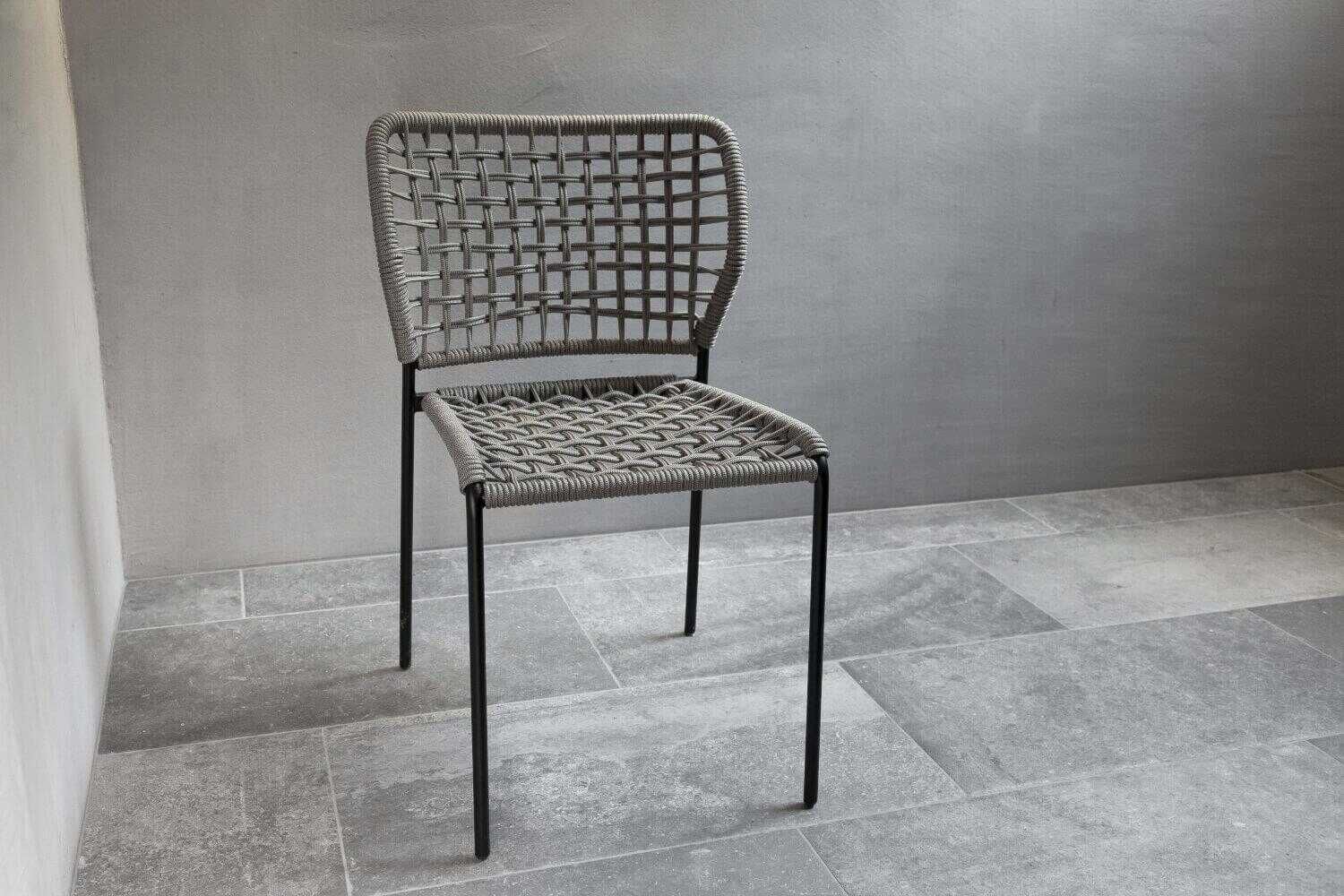 2er-Set Stuhl Corda Chair Handgeflochtene Sitzfläche Stoff Kevlar Hellgrau von Tonon