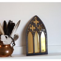 Gothic Spiegel, Victorian Wand Dekor, Kathedrale Fenster von TootikiDeko