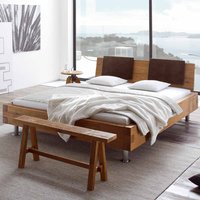 Bett aus Wildeiche massiv mit Klemmkissen von TopDesign