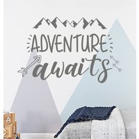 Das Abenteuer Erwartet | Wandaufkleber Kinderzimmer Dekor Spruch von TopStickersAndDecals