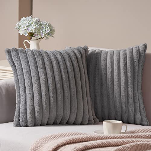 Topfinel 2er Set Kissenbezug 45x45 grau Kunstfell gestreift Muster Plüsch Ultra weich Dekorative Kissenbezüge Kissenhülle Dekokissen Sofakissen für Sofa Schlafzimmer Wohnzimmer von Topfinel
