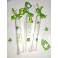 Grüne Glückslicht Kerzen Mit Kleeblatt Verschenke Glück An Familie Und Freunde Fertig Verpackt Schleife Grüne Glückslicht Kerzen Mit Kleeblatt Verschenke Glück An Familie Und Freunde Fertig Verpackt Schleife von TopicMint