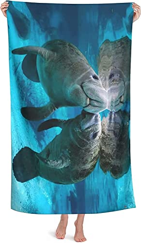 Torribala Lovely Manatee Lovers Kiss Strandtuch Decke Sanddicht Schwimmen Badetuch Für Reisen Camping Sport 130 x 80 cm Torribala Lovely Manatee Lovers Kiss Strandtuch Decke Sanddicht Schwimmen Badetuch Für Reisen Camping Sport 130 x 80 cm von Torribala