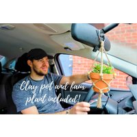 Rückspiegel Charm, Mini Makramee Pflanzenhänger, Blumenampel, Rückspiegel Accessoire, Niedlicher Autospiegel Geschenk Für Pflanzenliebhaber Rückspiegel Charm, Mini Makramee Pflanzenhänger, Blumenampel, Rückspiegel Accessoire, Niedlicher Autospiegel Geschenk Für Pflanzenliebhaber von TortueCrafts