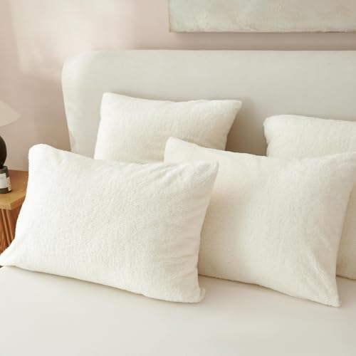 Tospass Kissenbezug 40x80cm 2er Set Weiß Nicky Teddy Fleece Plüsch Kopfkissenbezug Flanell Fleece Samt Biber Kissenhülle Warme Cashmere Touch Zierkissenbezug Tospass Kissenbezug 40x80cm 2er Set Weiß Nicky Teddy Fleece Plüsch Kopfkissenbezug Flanell Fleece Samt Biber Kissenhülle Warme Cashmere Touch Zierkissenbezug von Tospass