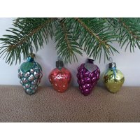 Glasbeeren. Traube Und Erdbeere. Mehrfarbige Ornamente. Vintage Weihnachtsbaumschmuck von TouchTheOld
