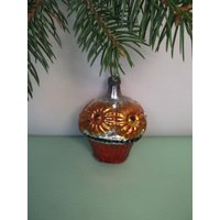 Korb Mit Kamille. Vintage-Weihnachtsbaum-Glasanhänger von TouchTheOld