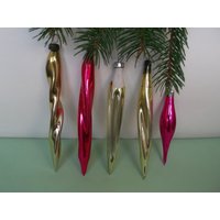 Set Eiszapfen Aus Buntem Glas. Helle Verzierungen. Vintage Weihnachtsbaum Glasschmuck Set Eiszapfen Aus Buntem Glas. Helle Verzierungen. Vintage Weihnachtsbaum Glasschmuck von TouchTheOld