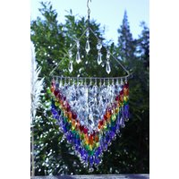 Regenbogen Silber Chevron Scale Quaste Und Kristall Sonnenfänger von TouchoftheFae