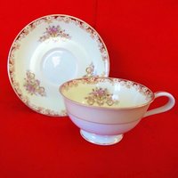 Noritake China Mystery # 114 Burgunder-Muster Teetasse & Untertasse Mit Kranz-Rücken-stempel Made in Japan von TracyShort10