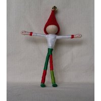 Weihnachtself - Weihnachtsmann Helfer Waldorfpuppe, Biegepuppe, Kunstpuppe, Sorgenpuppe, Kunstpuppe von TracysGardenFairies