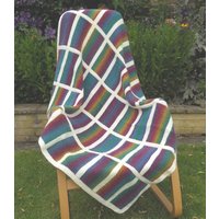 Überwurf/Decke/Afghanistan, Handgestrickt in Regenbogenfarben Mit Fensterscheiben/Buntglaseffekt Unter Verwendung Von Wollmischgarn. Ca. 110 cm X Überwurf/Decke/Afghanistan, Handgestrickt in Regenbogenfarben Mit Fensterscheiben/Buntglaseffekt Unter Verwendung Von Wollmischgarn. Ca. 110 cm X von TradKnits