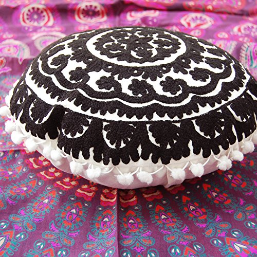 Jaipur Boho Throw Runde Suzani Kissen, bestickte Kissenbezüge 16 ", dekorative Kissenbezüge, indische Pom Pom Outdoor Kissen, Boho Pillow Shams (2) von Traditional Jaipur