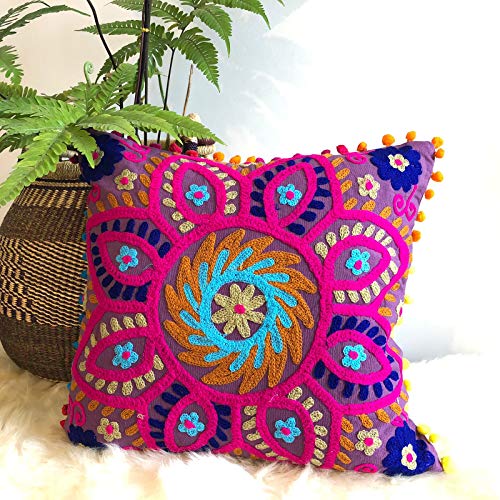 Traditional Jaipur Suzani Kissen, Bestickt Kissenbezug 16 x 16, dekorativer Überwurf-Kissenbezug, indisches Pom Pom Outdoor Kissen, Boho kissenrollen von Traditional Jaipur