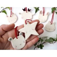 Keramik Weihnachten Dekoration Tiergesicht Geformt Hase, Eisbär, Schneefuchs, Stern, Rentier, Katze. Handgefertigt in Italien Keramik Weihnachten Dekoration Tiergesicht Geformt Hase, Eisbär, Schneefuchs, Stern, Rentier, Katze. Handgefertigt in Italien von TramaiCeramics