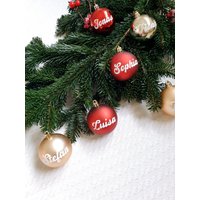 Weihnachtskugel Mit Name, Personalisiert Deko, Christbaumkugel Namen, Wichtelgeschenk, Nikolaus , Weihnachtsbaumkugel Echtglas6cm Weihnachtskugel Mit Name, Personalisiert Deko, Christbaumkugel Namen, Wichtelgeschenk, Nikolaus , Weihnachtsbaumkugel Echtglas6cm von TraumhaftDesign