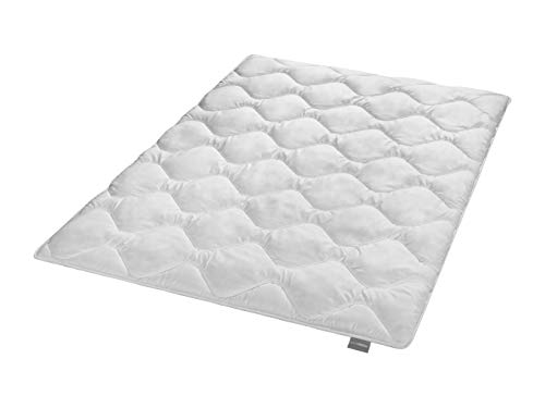 Traumnacht Cozy - Bettdecke Leicht aus weicher und atmungsaktiver Microfaser für den Sommer, 220 x 240 cm, Öko-Tex zertifiziert, produziert nach deutschem Qualitätsstandard Traumnacht Cozy - Bettdecke Leicht aus weicher und atmungsaktiver Microfaser für den Sommer, 220 x 240 cm, Öko-Tex zertifiziert, produziert nach deutschem Qualitätsstandard von Traumnacht