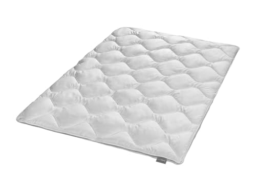 Traumnacht Cozy - Bettdecke Mono Ganzjahresdecke aus weicher und atmungsaktiver Microfaser für den Übergang, 155 x 220 cm, Öko-Tex zertifiziert, produziert nach deutschem Qualitätsstandard von Traumnacht