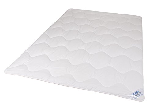 Traumnacht Cozy - Bettdecke Mono Ganzjahresdecke aus weicher und atmungsaktiver Microfaser für den Übergang, 200 x 220 cm, Öko-Tex zertifiziert, produziert nach deutschem Qualitätsstandard Traumnacht Cozy - Bettdecke Mono Ganzjahresdecke aus weicher und atmungsaktiver Microfaser für den Übergang, 200 x 220 cm, Öko-Tex zertifiziert, produziert nach deutschem Qualitätsstandard von Traumnacht