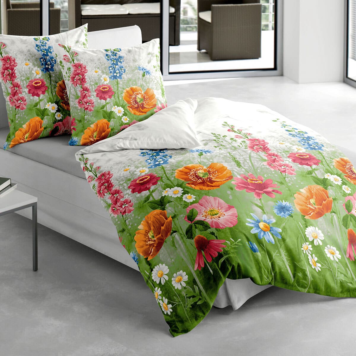 Traumschlaf Mako-Satin Bettwäsche Blumenwiese grün von Traumschlaf