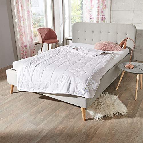 Traumschlaf Premium Sommer Seidendecke leicht Füllung: 100% Seide 155x220 cm von Traumschlaf