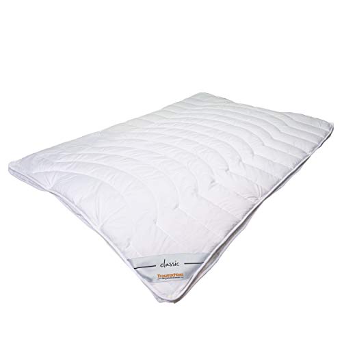 Traumschloss Bettdecke »Classic« 3D Soft-Polyesterfaser | Soft-Microfaserbezug | 4-Jahreszeiten | 155x220cm von Traumschloss