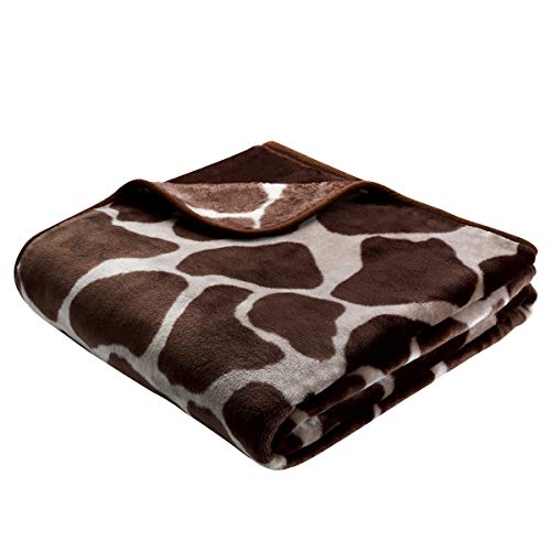 Traumschloss Deluxe Design Kuscheldecke | Wohndecke | komfortable Sondergröße| Samtoberfläche | 150x220 cm | Giraffe von Traumschloss