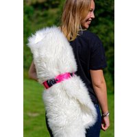 Waschbarer Teppich Aus Lammfell -Teppiche Schaffell Für Den Außen - Und Innenbereich Mit Schnalle -Teppich in Pink/Schwarz/Orange/Rot von TrautweinGerberei